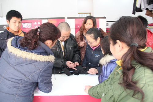 什么品牌的干洗店加盟好？UCC洗衣加盟連鎖品牌技術培訓中心