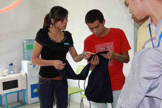 干洗技巧一定要掌握對(duì)衣物外料的識(shí)別