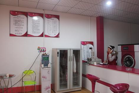 干洗店紅火開(kāi)展中，UCC洗衣品牌